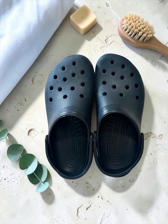 CROCS Shoes - Crocs Classic Clog – Black – M8 W10 — Women’s Size 10 (EUC)